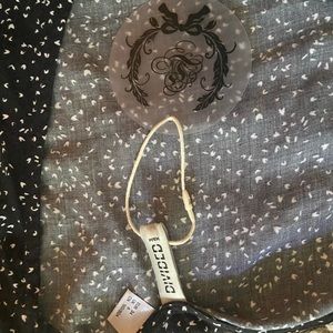 Closet clear out all items only 10-15$